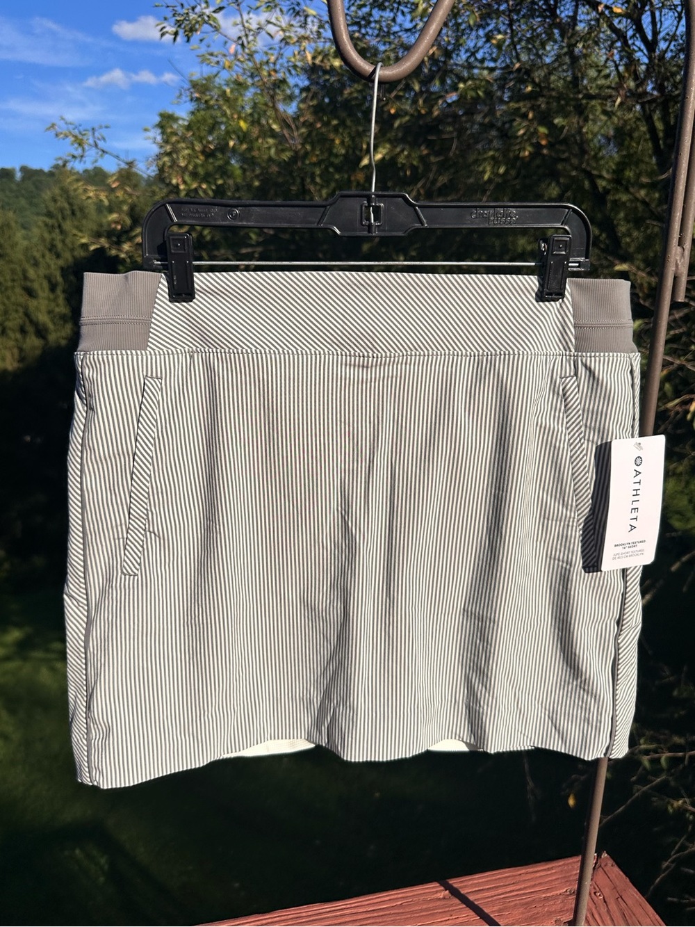 NWT! Athleta Brooklyn Textured 16” Skort Grey & White Stripe